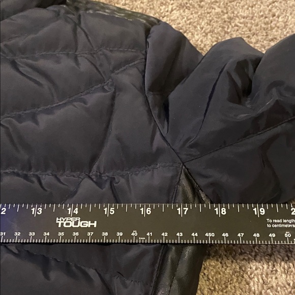 Orobo’s Long Women's Black Puffer Coat with Belted Waist. Size M. Navy/Black. - Picture 13 of 16